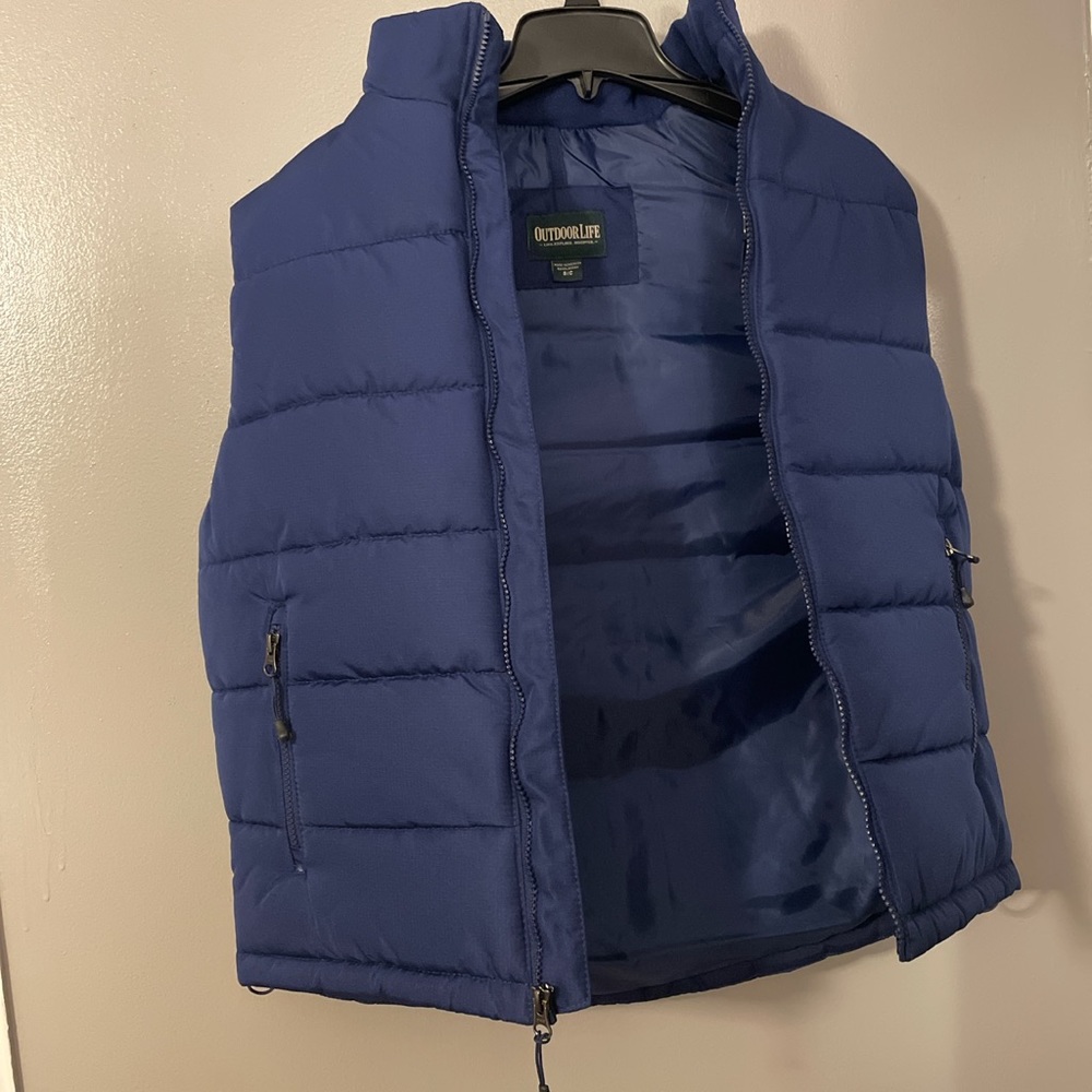 MENS BLUE PUFFER VEST (BRAND NEW NWT)!